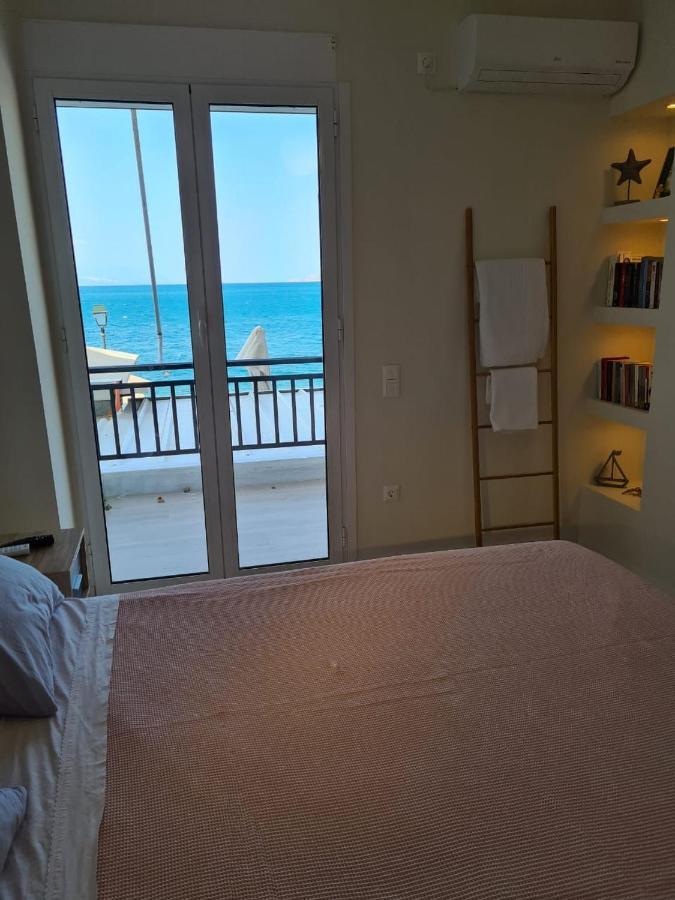Apartamento Grace Seaside Loutráki Exterior foto